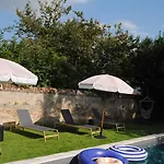 Le Clos 26 לינה וארוחת בוקר