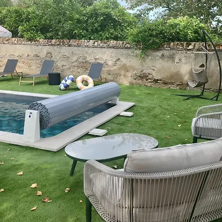 Le Clos 26 Bed & Breakfast *